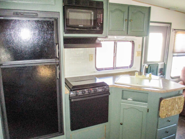 REDUCED - 2009 Springdale 242RLSS, just $43 wk - Image 6