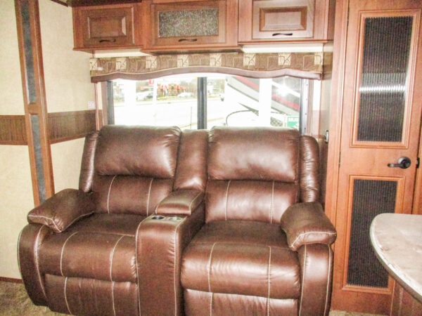 REDUCED - Sleep 4 in 3 Slide, 42’ Fifth Wheel for $134 wk - Image 12