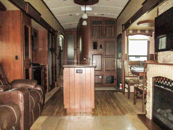 REDUCED - Sleep 4 in 3 Slide, 42’ Fifth Wheel for $134 wk - Image 14