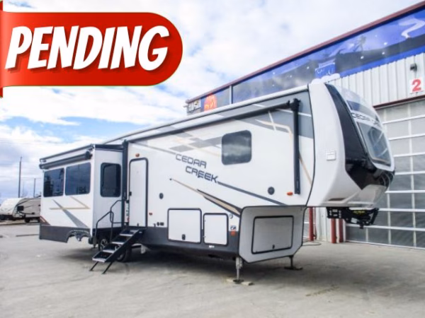 REDUCED 2022 Cedar Creek 311RL - Pending