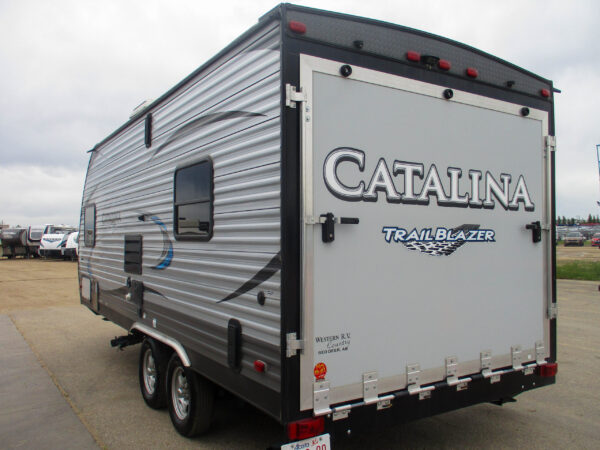 2018 Catalina 19TH, $73 wk - Image 4