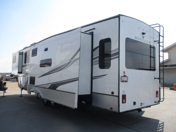 2022 Montana 3781RL, $240 wk - Image 5