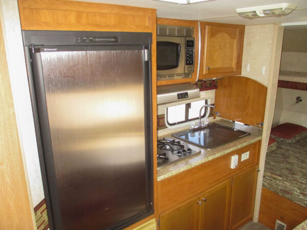 2008 Fleetwood Orbit 718FQ - $38/wk - Image 6