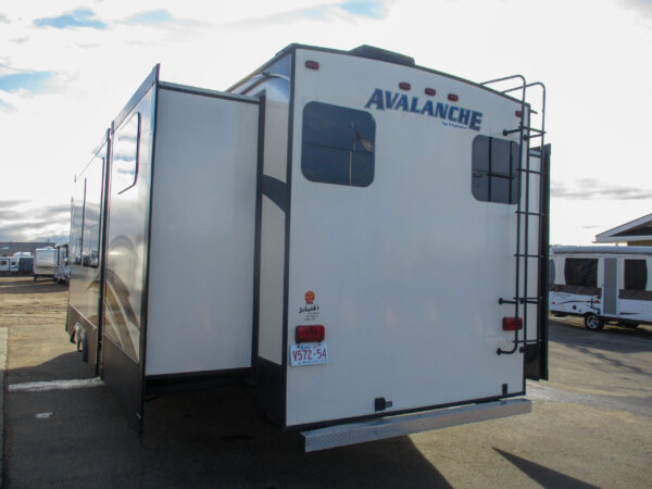 2015 Avalanche 360RB - Pending - Image 4