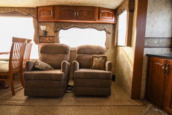 2012 Cougar 327RES - $85/wk - Image 14