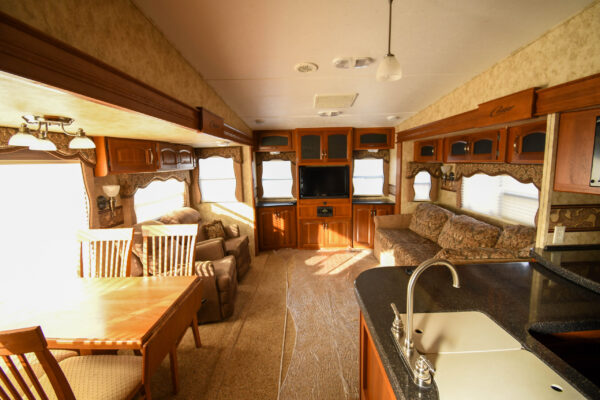 2012 Cougar 327RES - $85/wk - Image 5