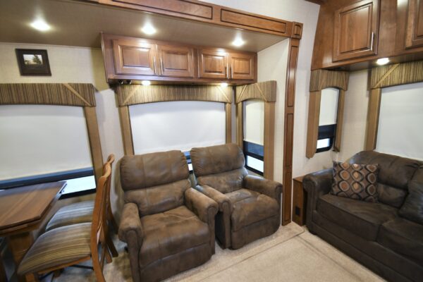 2014 Trilogy 3650RL - $172/wk - Image 17