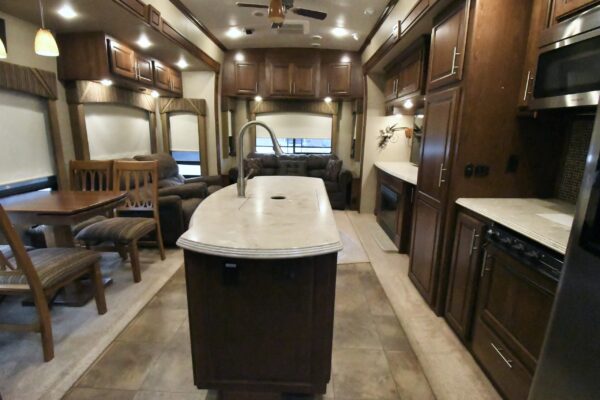 2014 Trilogy 3650RL - $172/wk - Image 5