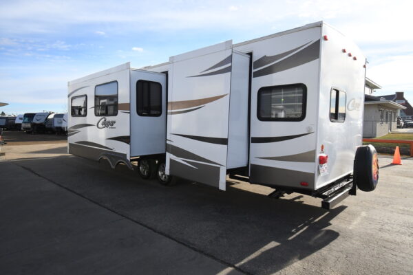 2014 Cougar 31SQB - $86/wk - Image 4