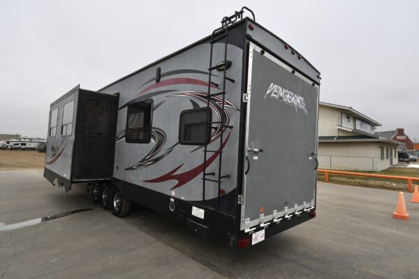 2014 Vengeance 377V - $142/wk - Image 3