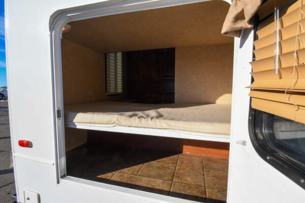 Hit the Road with a Spacious Bunk Model 5th - $76/wk - Image 3