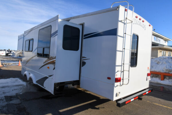 Hit the Road with a Spacious Bunk Model 5th - $76/wk - Image 4