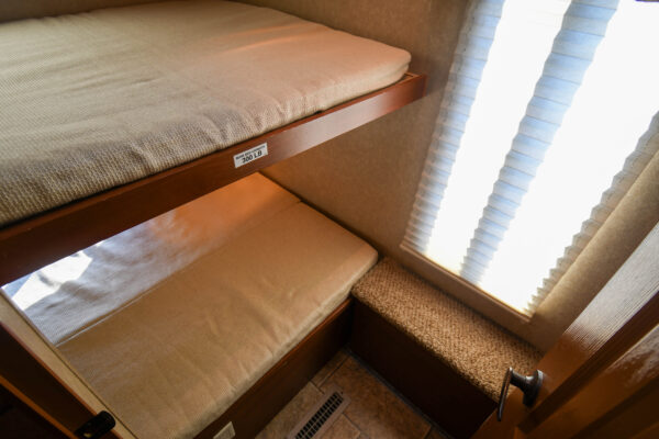 Hit the Road with a Spacious Bunk Model 5th - $76/wk - Image 12