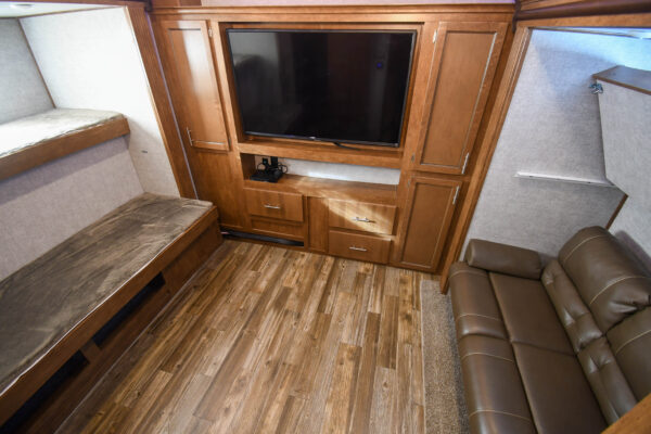 Bunkhouse Fifth Wheel with Outdoor Kitchen - $149/wk - Image 14