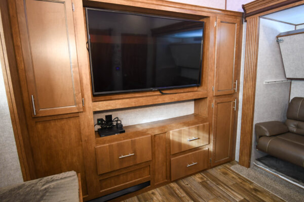 Bunkhouse Fifth Wheel with Outdoor Kitchen - $149/wk - Image 16