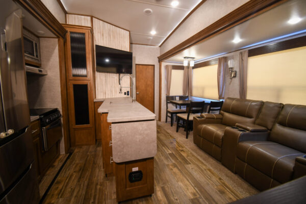 Bunkhouse Fifth Wheel with Outdoor Kitchen - $149/wk - Image 5