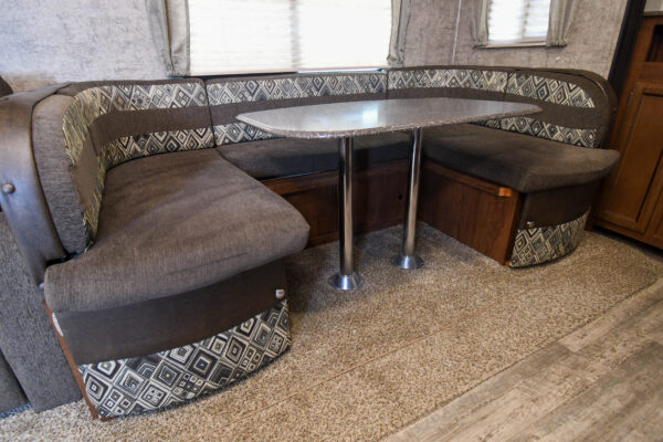 Lightweight & Spacious Couples' Trailer - $76/wk - Image 17