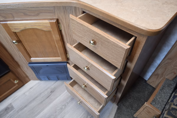 Lightweight & Cozy Couples' Trailer w/ Lots of Storage - $43/wk - Image 10
