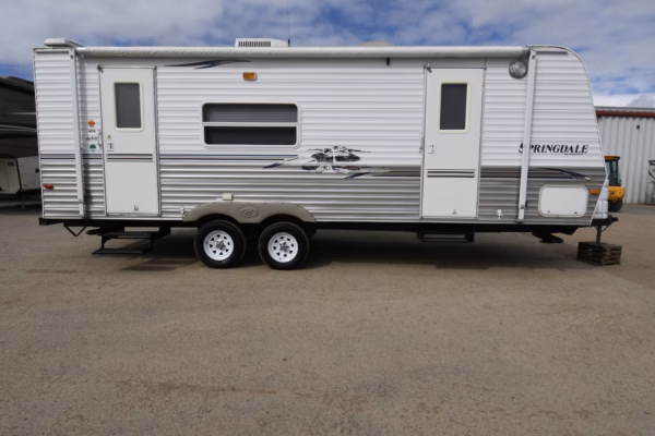Lightweight & Cozy Couples' Trailer w/ Lots of Storage - $43/wk - Image 3