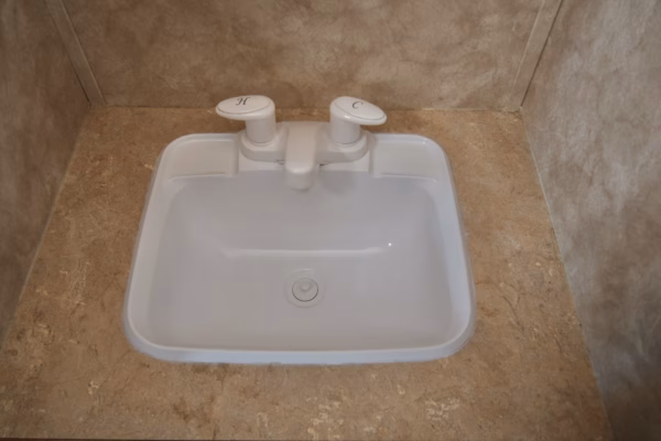 Lightweight & Cozy Couples' Trailer w/ Lots of Storage - $43/wk - Image 16