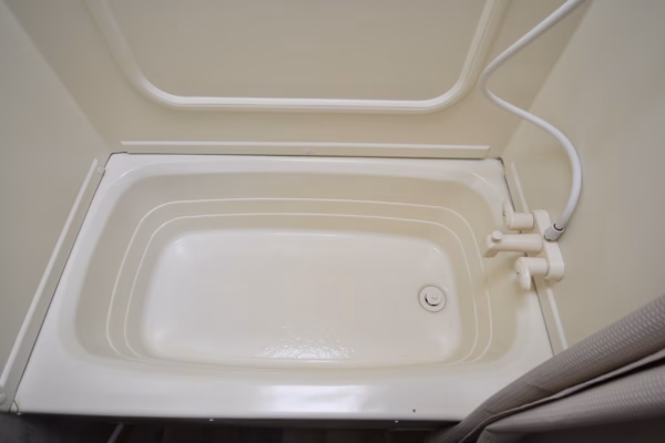 Lightweight & Cozy Couples' Trailer w/ Lots of Storage - $43/wk - Image 18