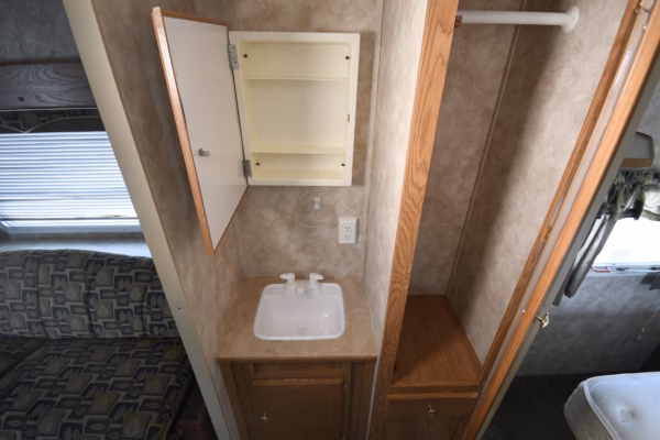 Lightweight & Cozy Couples' Trailer w/ Lots of Storage - $43/wk - Image 20