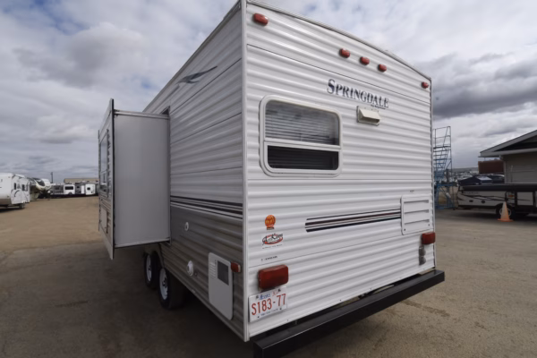 Lightweight & Cozy Couples' Trailer w/ Lots of Storage - $43/wk - Image 4