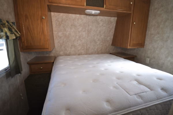 Lightweight & Cozy Couples' Trailer w/ Lots of Storage - $43/wk - Image 21