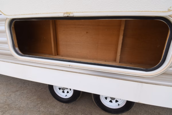 Lightweight & Cozy Couples' Trailer w/ Lots of Storage - $43/wk - Image 5