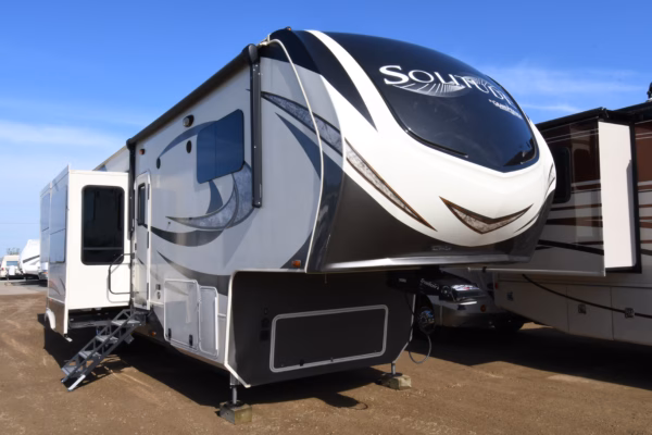 5-Slide Spacious Fifth w/ Pull-Out Storage - $237/wk