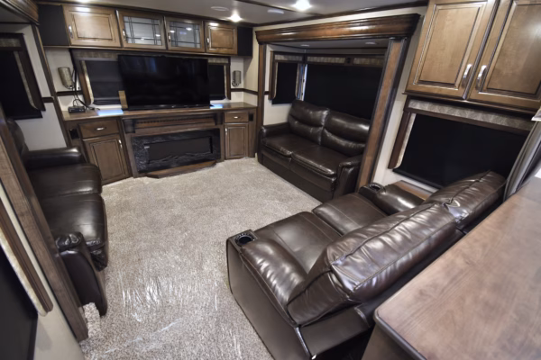 5-Slide Spacious Fifth w/ Pull-Out Storage - $237/wk - Image 16
