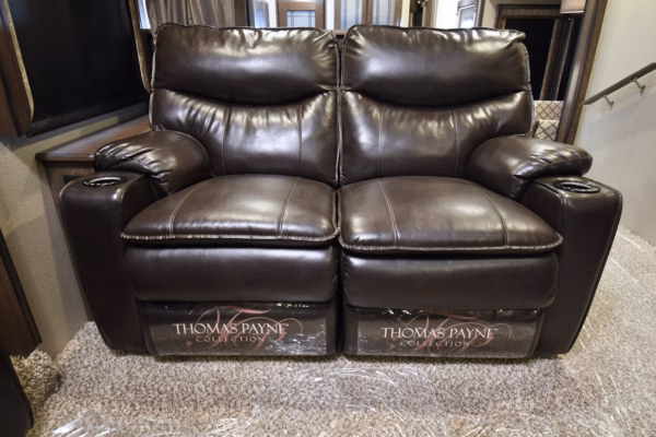 5-Slide Spacious Fifth w/ Pull-Out Storage - $237/wk - Image 20
