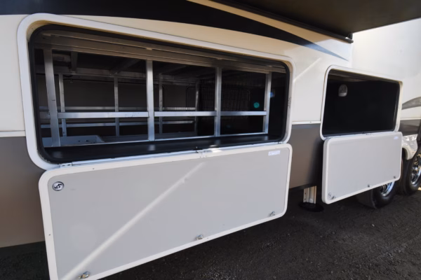 5-Slide Spacious Fifth w/ Pull-Out Storage - $237/wk - Image 4