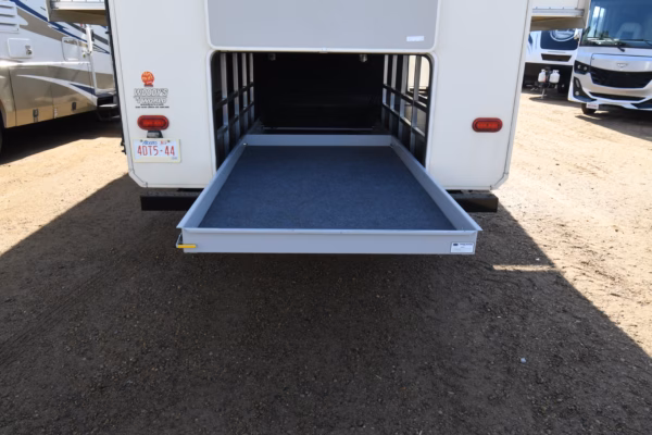 5-Slide Spacious Fifth w/ Pull-Out Storage - $237/wk - Image 5
