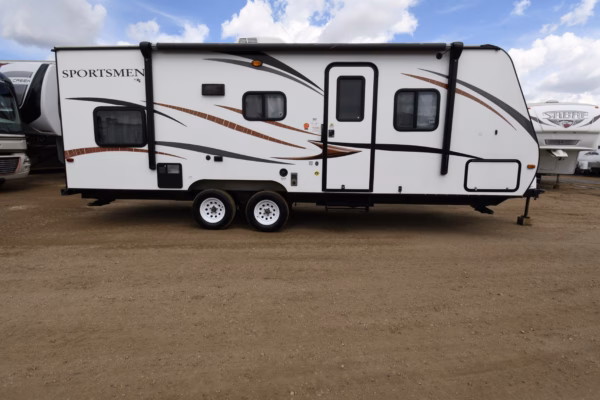 Lightweight 1-Slide Trailer w/ Bunks - Pending - Image 3
