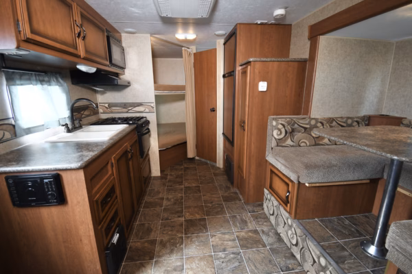 Lightweight 1-Slide Trailer w/ Bunks - Pending - Image 5