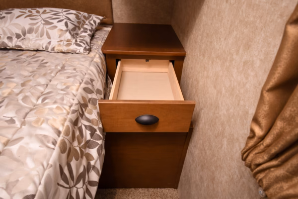 Spacious & Stylish Couples' w/ Camp Kitchen - $100/wk - Image 19