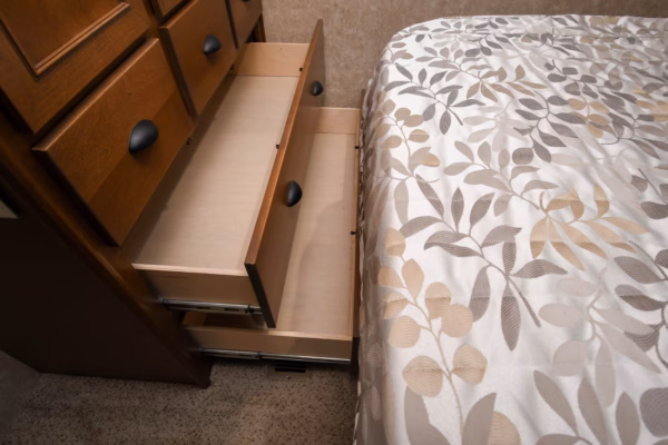 Spacious & Stylish Couples' w/ Camp Kitchen - $100/wk - Image 21