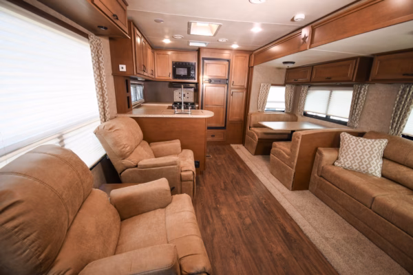 Spacious & Stylish Couples' w/ Camp Kitchen - $100/wk - Image 5