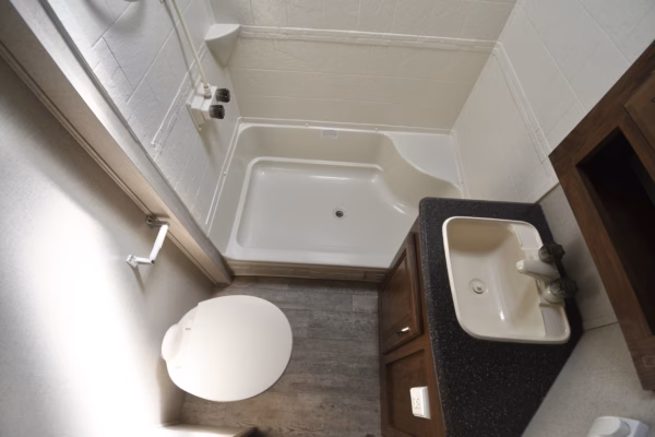 Cozy 2-Slide Couples' w/ Lots of Storage - $90/wk - Image 11