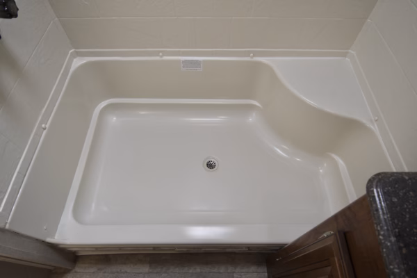 Cozy 2-Slide Couples' w/ Lots of Storage - $90/wk - Image 13