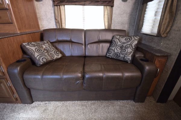 Cozy 2-Slide Couples' w/ Lots of Storage - $90/wk - Image 18