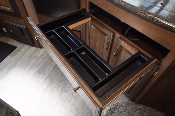 Cozy 2-Slide Couples' w/ Lots of Storage - $90/wk - Image 23