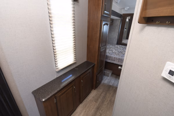 Cozy 2-Slide Couples' w/ Lots of Storage - $90/wk - Image 10
