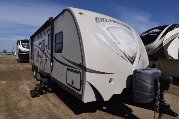 Spacious Bunkhouse Trailer w/ Camp Kitchen - $93/wk