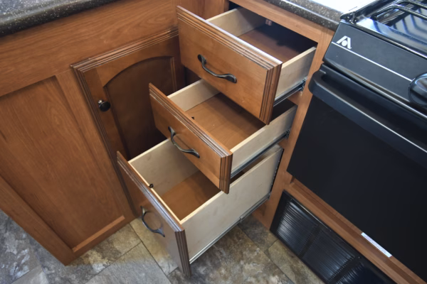 Spacious Bunkhouse Trailer w/ Camp Kitchen - $93/wk - Image 11