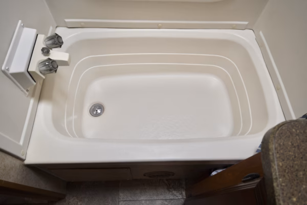 Spacious Bunkhouse Trailer w/ Camp Kitchen - $93/wk - Image 17
