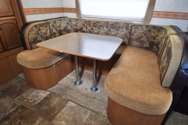 Spacious Bunkhouse Trailer w/ Camp Kitchen - $93/wk - Image 25