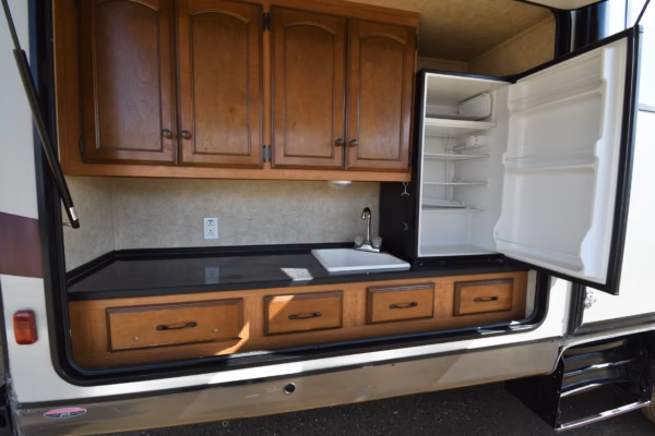 Spacious Bunkhouse Trailer w/ Camp Kitchen - $93/wk - Image 5