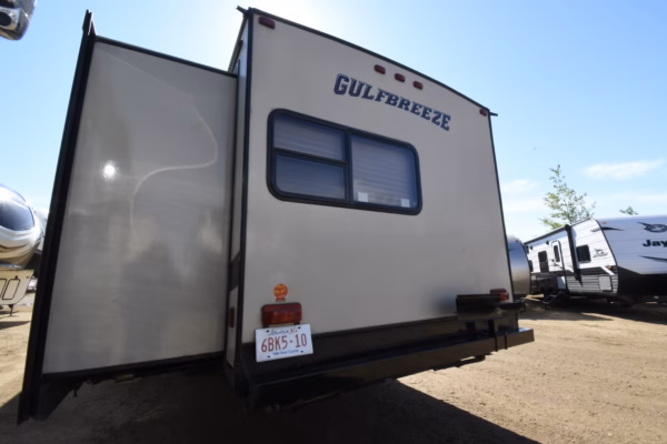 Spacious Bunkhouse Trailer w/ Camp Kitchen - $93/wk - Image 7